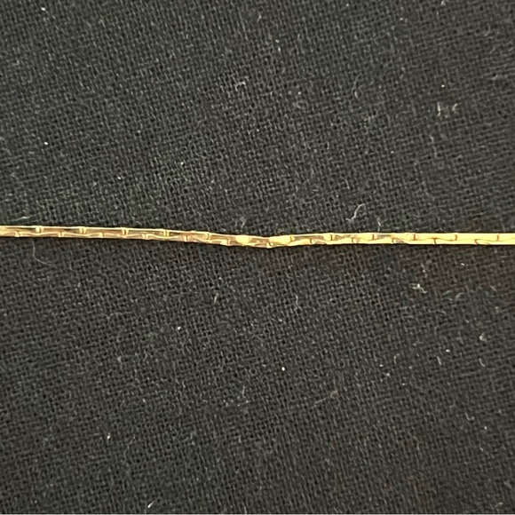 Delicate Gold Tone Chain Bracelet - Picture 7 of 8